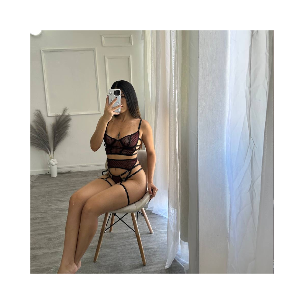 Corset, tanga y liguero